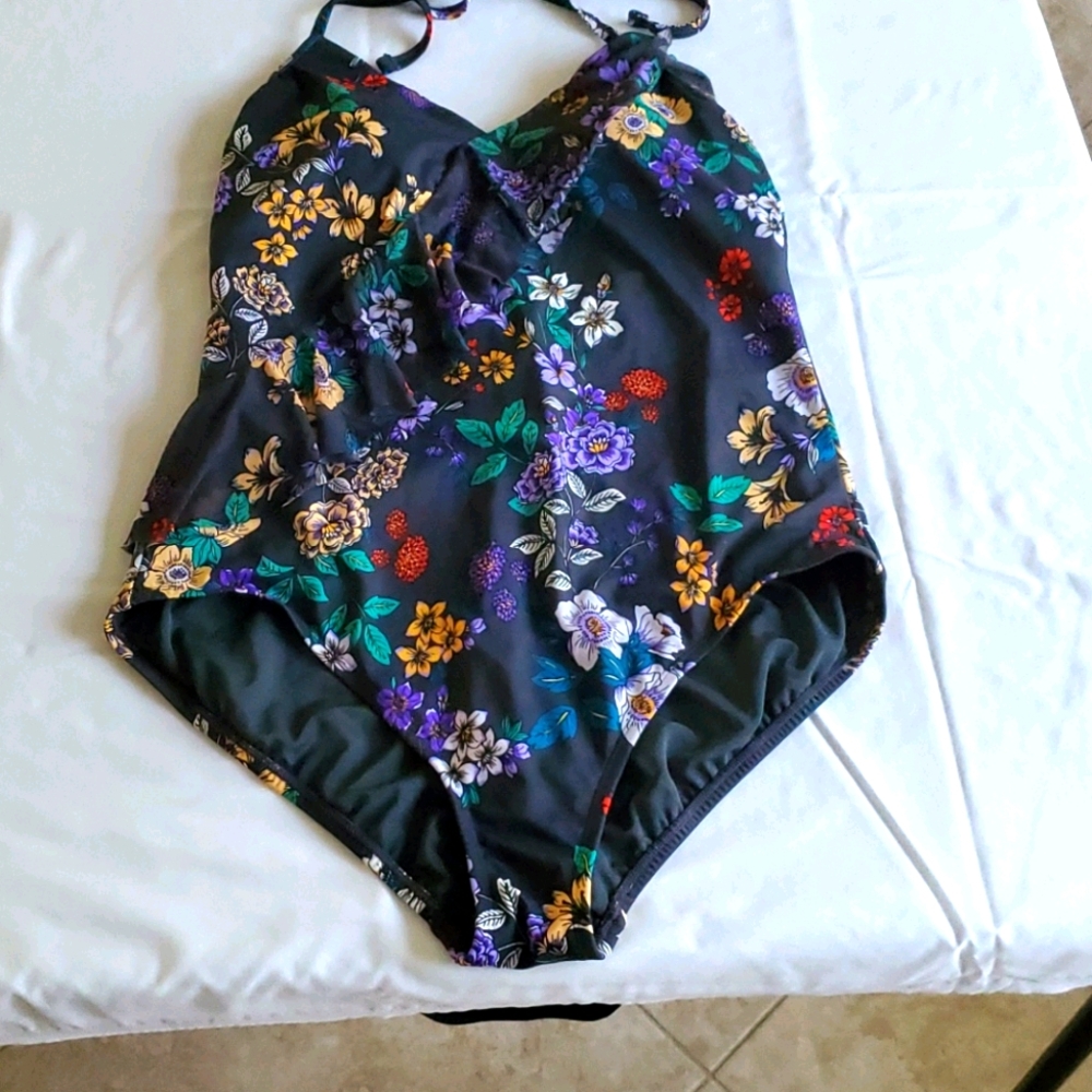 Women's floral one piece bathing suit